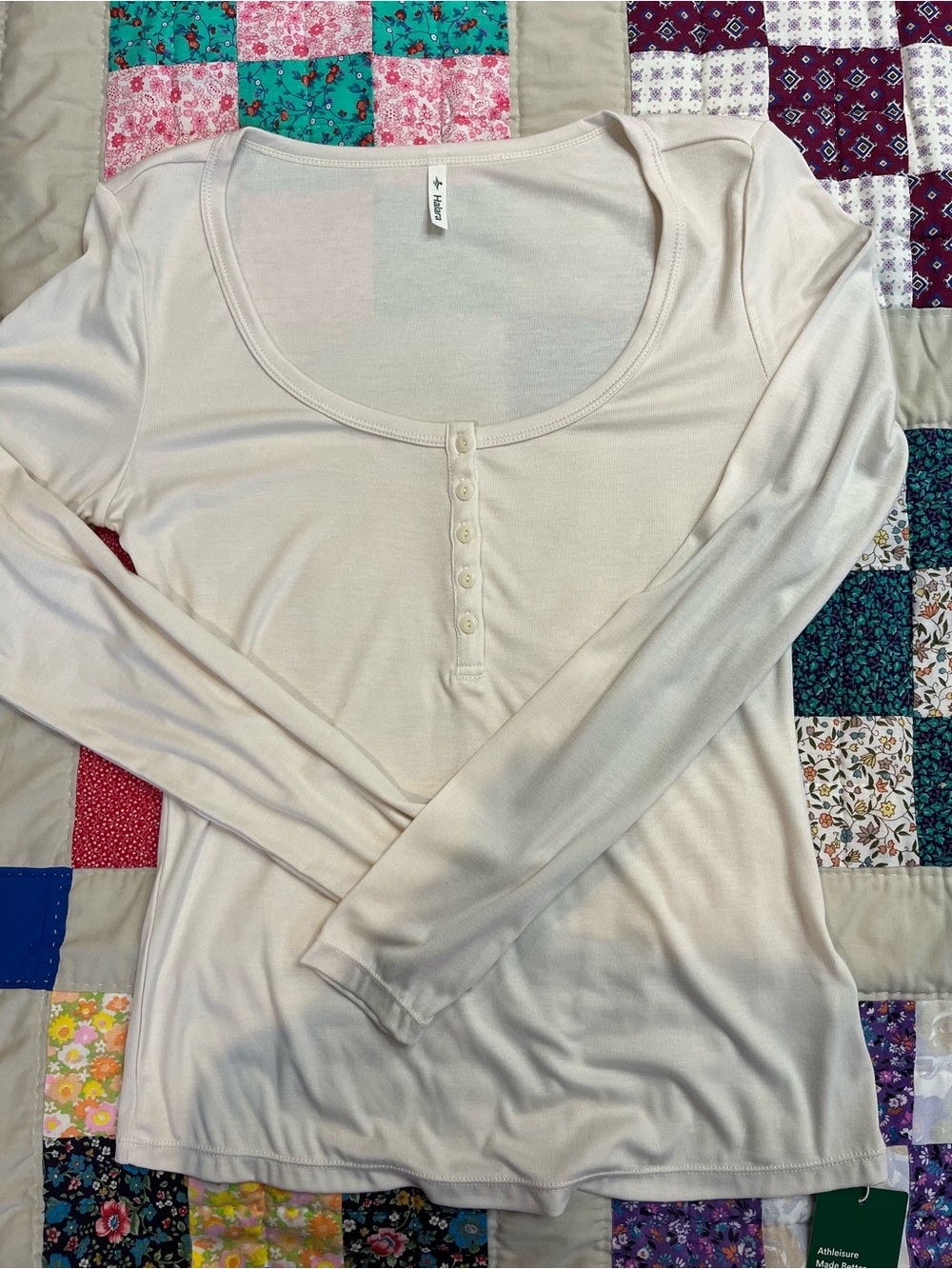 HALARA Scoop Neck Henley Slim Long Sleeve Top